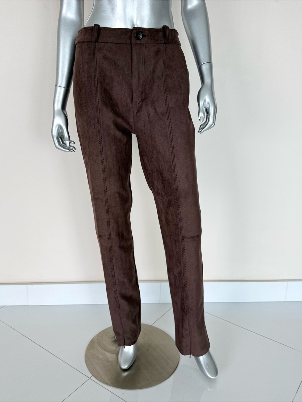NWT!!! Maniere de Voir women faux suede pants straight leg size 6 US
